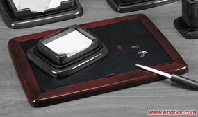 桌面辦公用品 提升效率與舒適度的8件必備之選